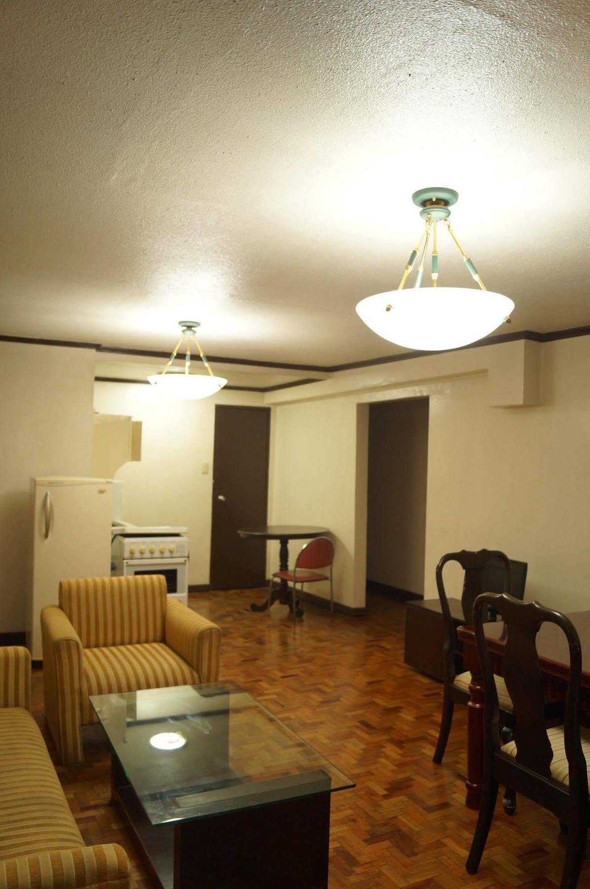 El Rico Suite Makati By Reddoorz Makati City Exterior photo