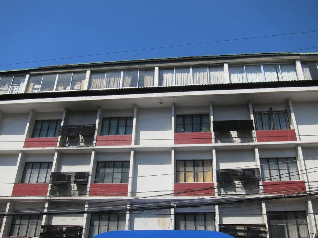 El Rico Suite Makati By Reddoorz Makati City Exterior photo